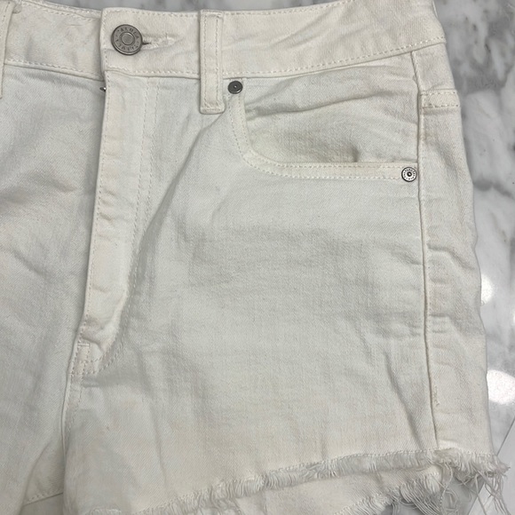 White Talula aritzia shorts size 28 - Picture 4 of 12